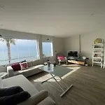 Moderno Piso Mirando Al Mar